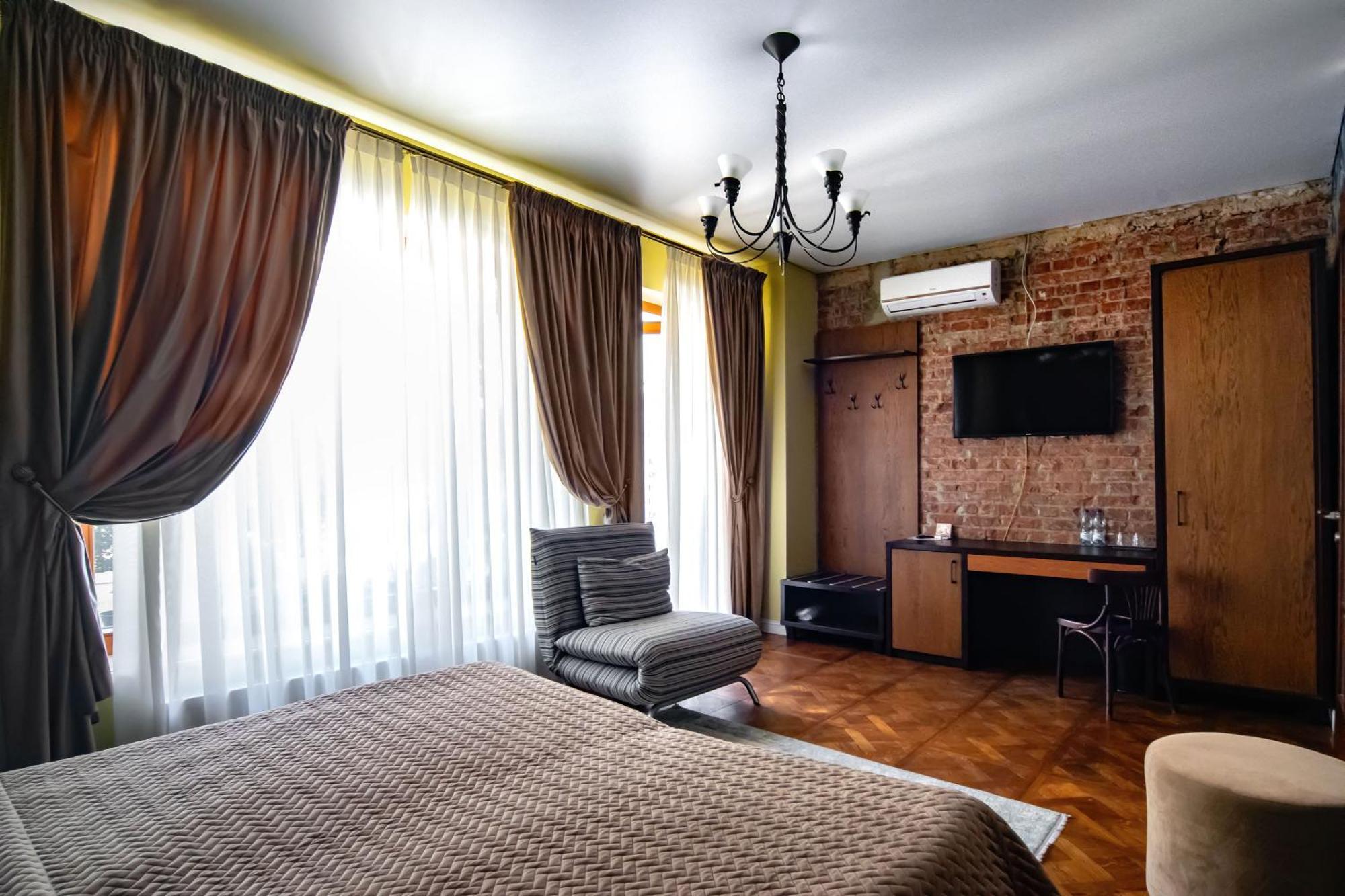Shato Luxe Odesa Exterior photo